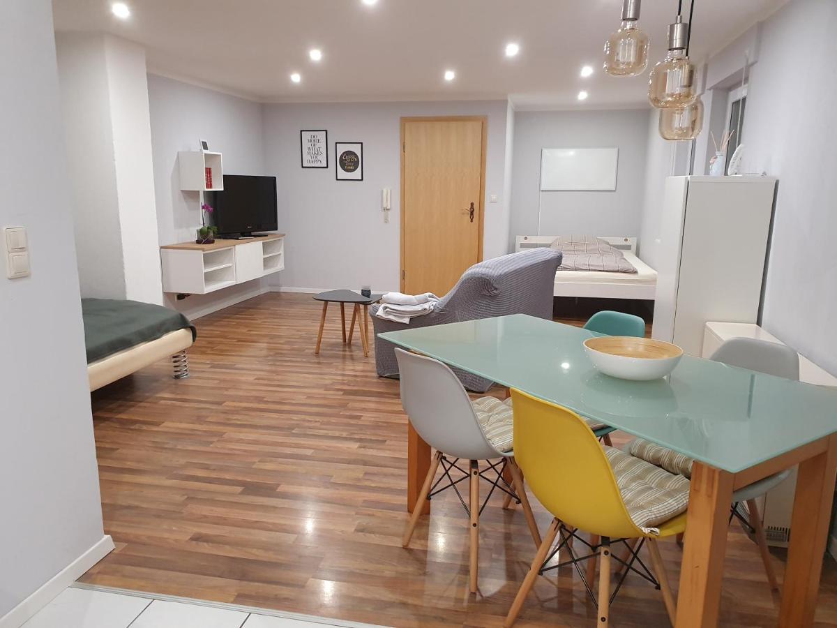 Ferienwohnung Haiber - Remseck Remseck am Neckar エクステリア 写真